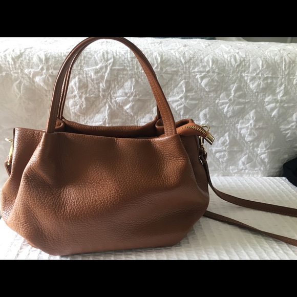 Crossbody bags, leather, sm/medium size priced individually questions?Please ask - Picture 4 of 12